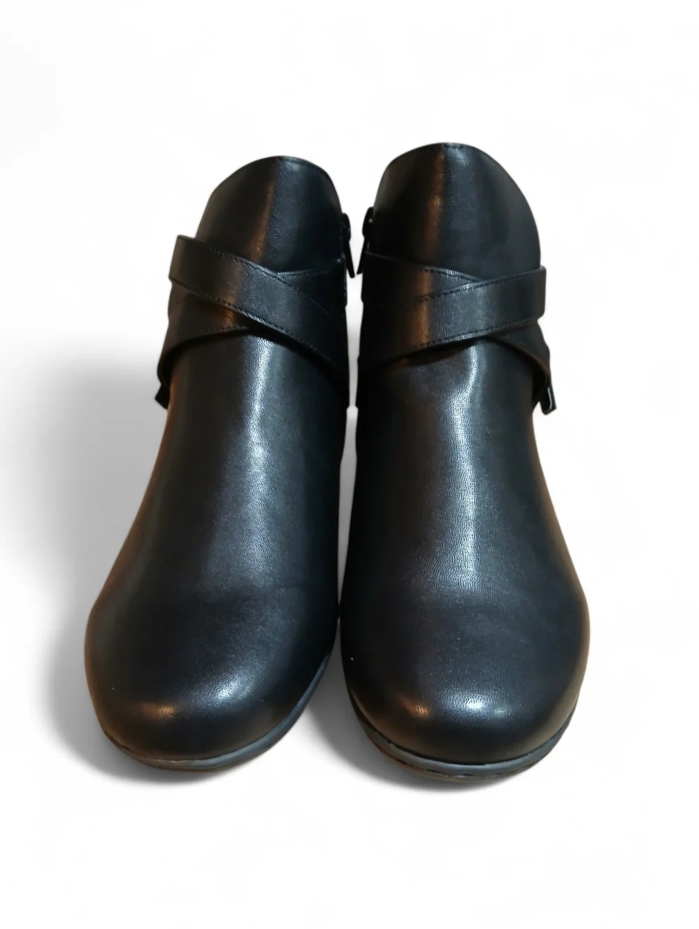 NEW-Comfortview Women's Size 7.5 Black Ankle Boot with Crossover Strap